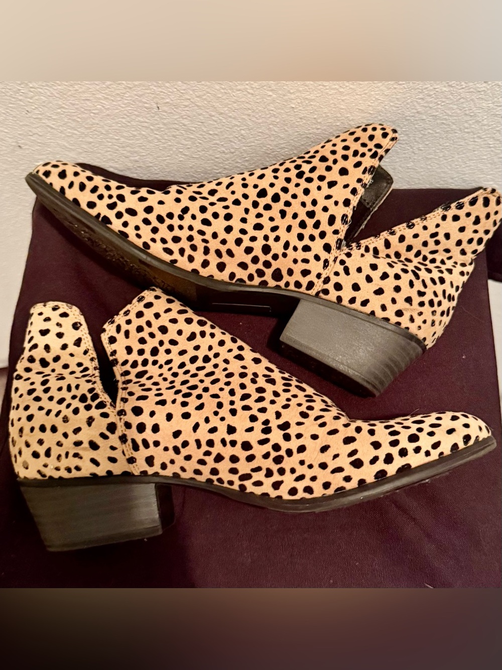 Crochet ankle, slip on boots. Leopard print. Sz 7